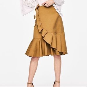 🌸HP🌸 Who What Wear Khaki Ruffled Wrap Skirt
